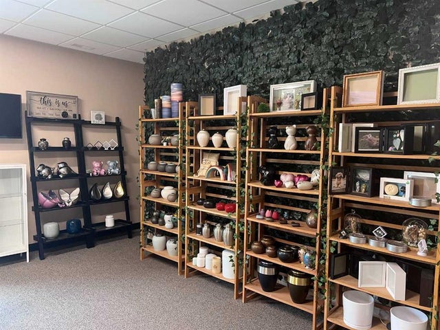 123 Please Contact Andy Avenue, Calgary