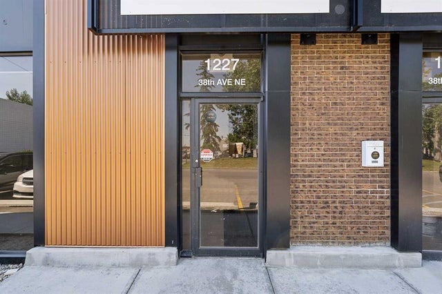 1227 38 Avenue Ne, Calgary