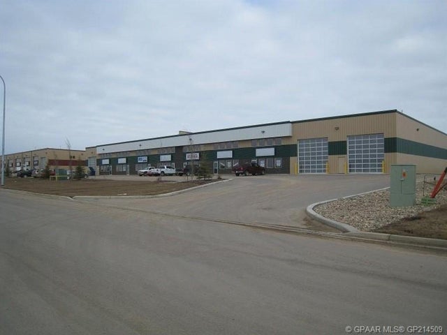 Bay #5, 10602 79 Avenue, Clairmont