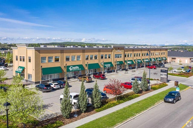 100 Grande Boulevard, Cochrane