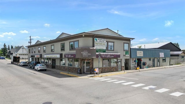 5001-05 49 Avenue, Olds