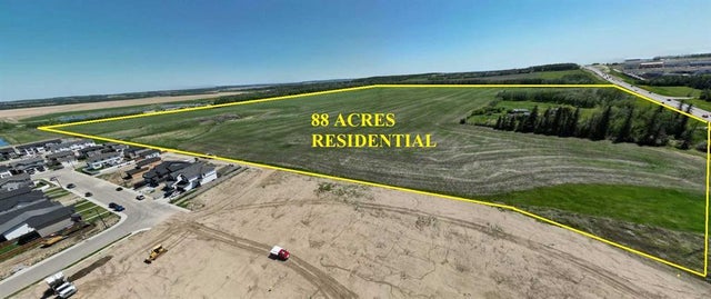 10 Iron Gate Boulevard, Sylvan Lake