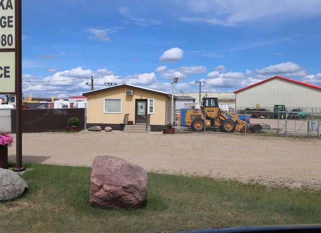 6402 42 Avenue, Ponoka