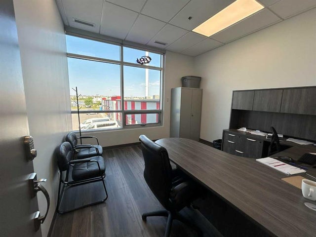 Unit 200, 2974 Main Street Se, Airdrie