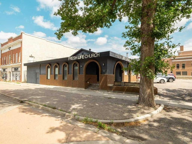 327 10 Street S, Lethbridge