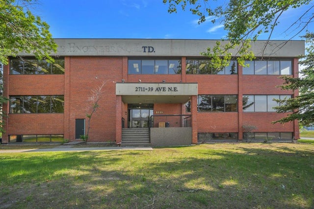 2711 39 Avenue Ne, Calgary