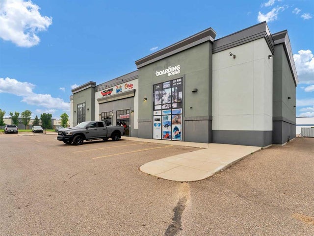 2, 2010 Strachan Road Se, Medicine Hat