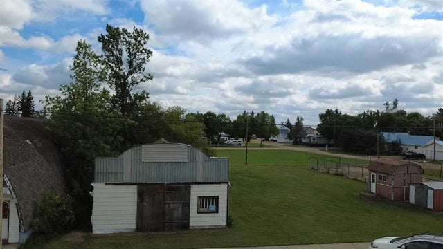 109 1 Street E, Alliance