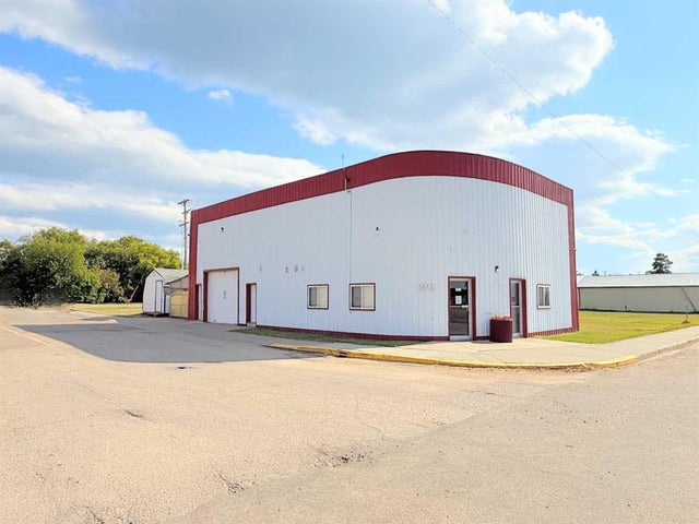 5615 Railway Avenue, Boyle