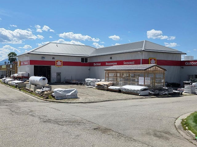 300, 305, 312, 301 Shoppers Pk Mall, Grande Cache