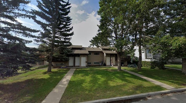 Commercial Home for Sale in Calgary, Alberta