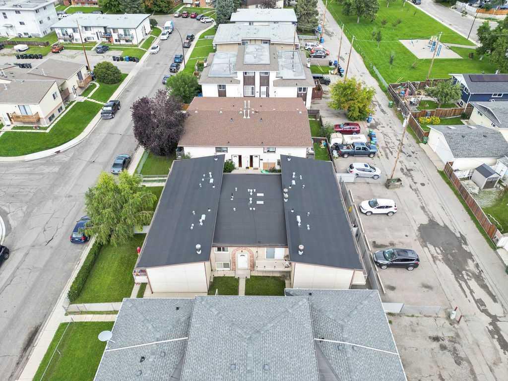 12 Huntley Close Northeast, Calgary – Commercial Multi Family Listing Photo 10