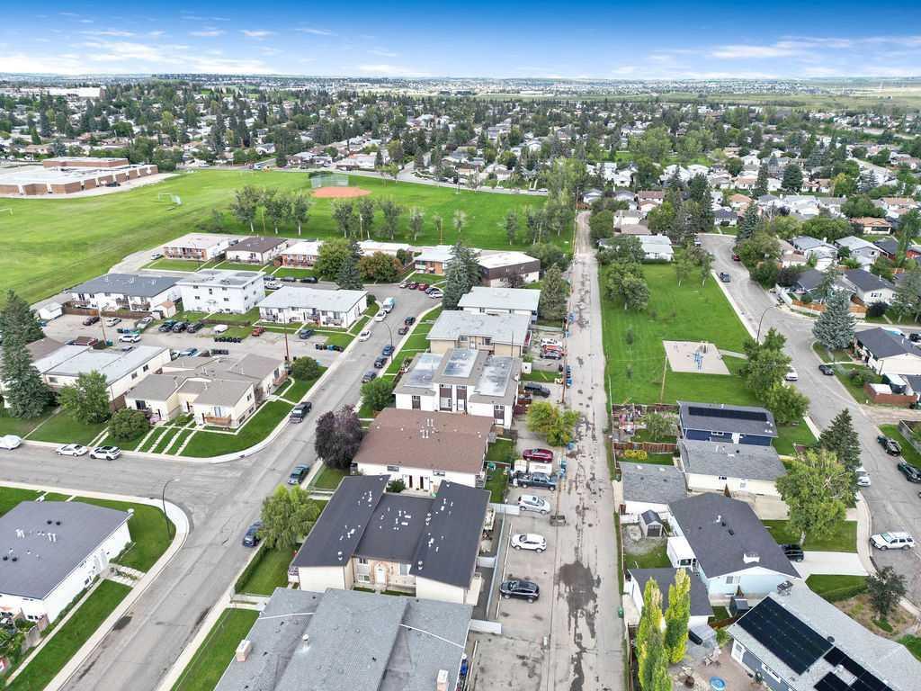 12 Huntley Close Northeast, Calgary – Commercial Multi Family Listing Photo 13