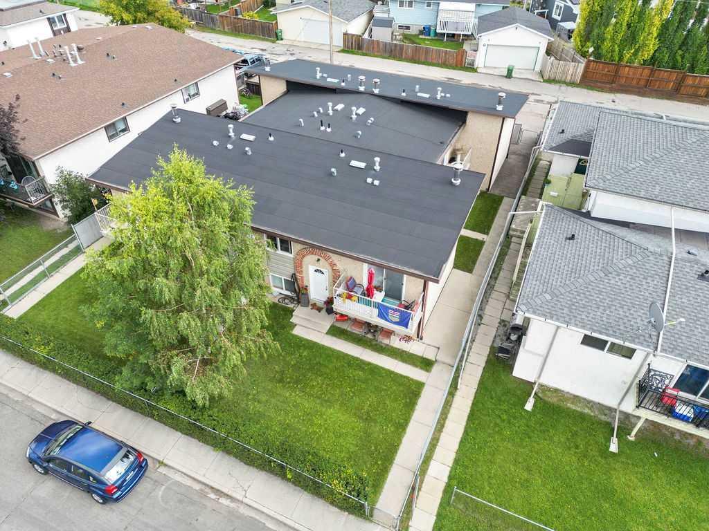 12 Huntley Close Northeast, Calgary – Commercial Multi Family Listing Photo 3