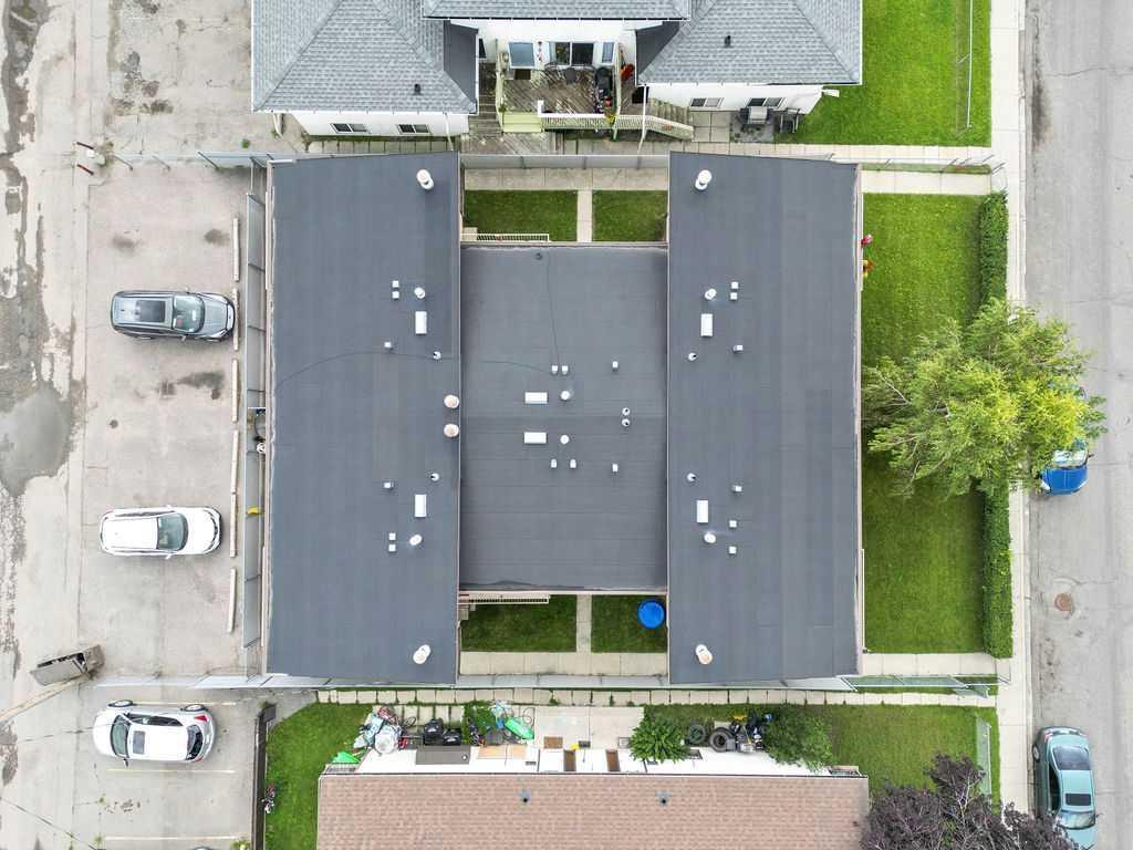 12 Huntley Close Northeast, Calgary – Commercial Multi Family Listing Photo 5