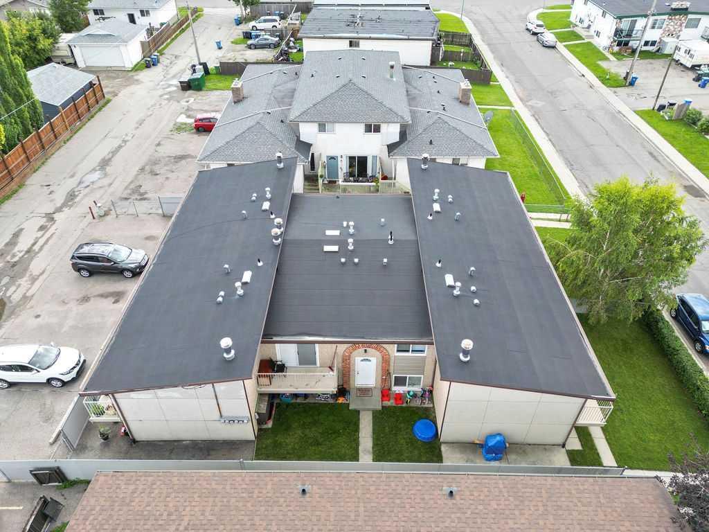 12 Huntley Close Northeast, Calgary – Commercial Multi Family Listing Photo 6