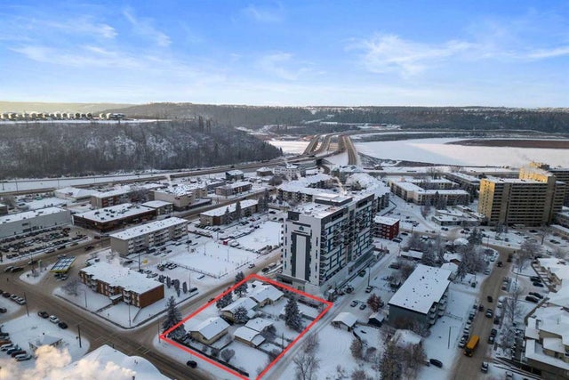 10102, 10104, 10106 Manning Avenue, Fort McMurray