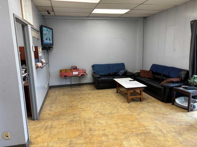 D, 8240 31 Street Se, Calgary