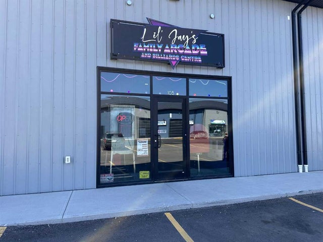 105, 245 Canal Avenue, Strathmore