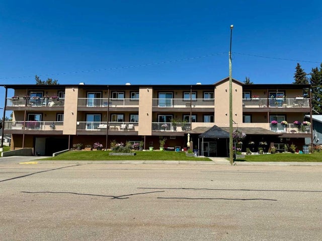 4816 50 Avenue, Breton