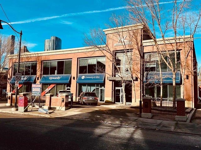 200, 422 11 Avenue Se, Calgary