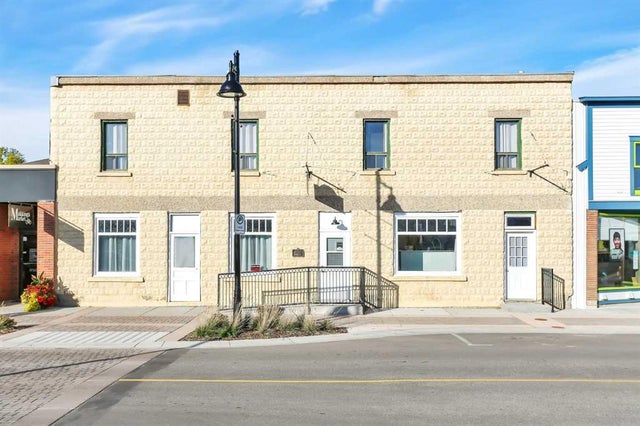 5012 51 Avenue, Ponoka