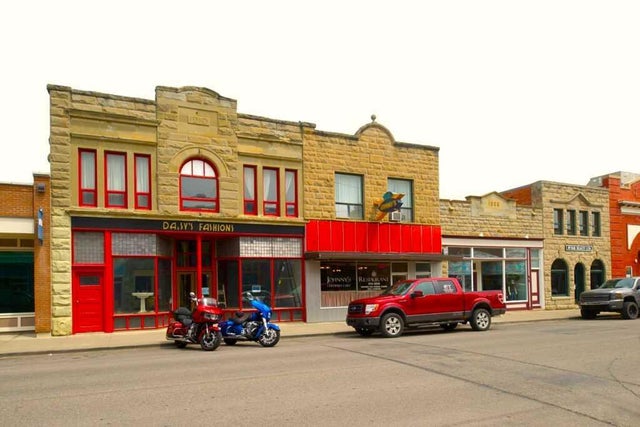 N/A, Fort Macleod
