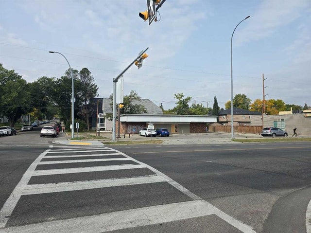 2903 Centre Street Nw, Calgary