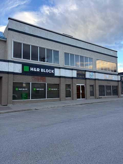 102b, 211 Pembina Avenue, Hinton