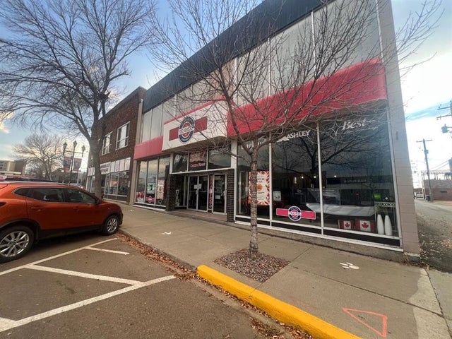 337 Centre, Drumheller