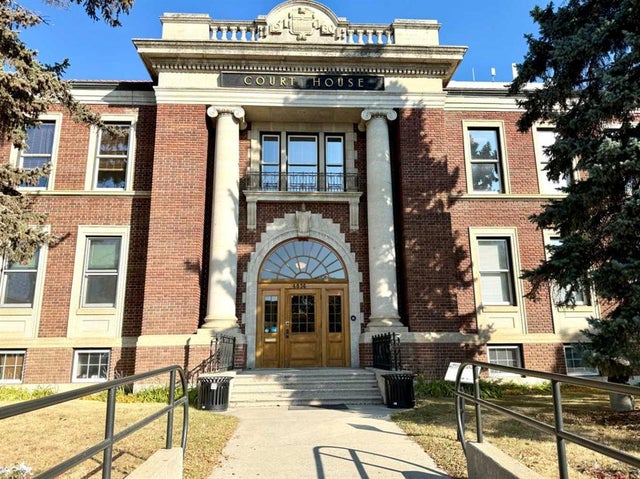 107 & 108, 4836 50 Street, Red Deer