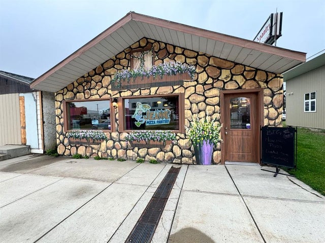 4920 50 Street, Alix