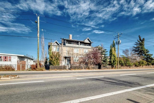 7716 Bowness Road Nw, Calgary