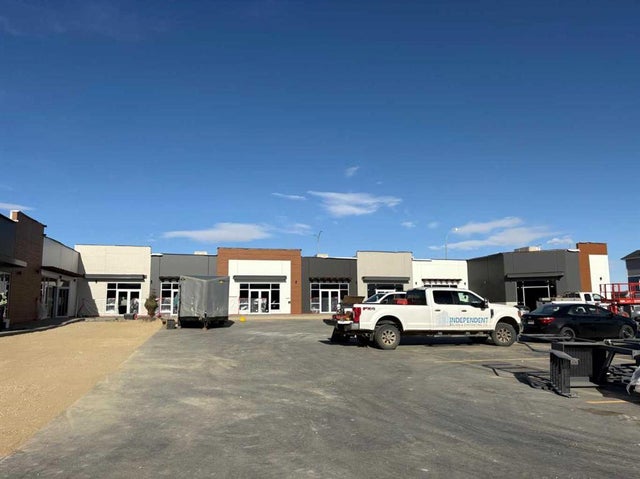 110 Corner Meadows Manor Ne, Calgary