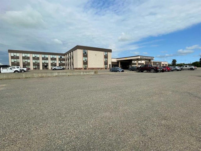 9812 113 Street, Fairview