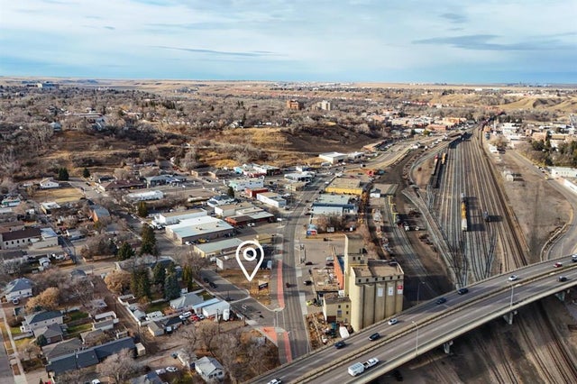 698 South Railway Street Se, Medicine Hat