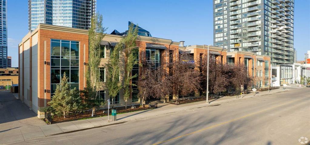 203, 221 10 Avenue Se, Calgary