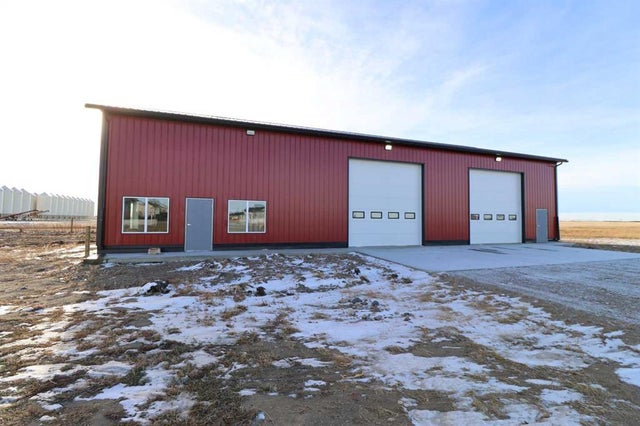 320 Railway Ave, Enchant