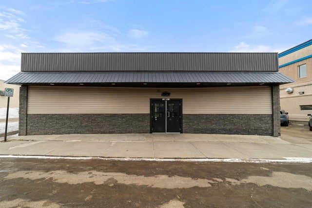 5017 51 Street, Camrose