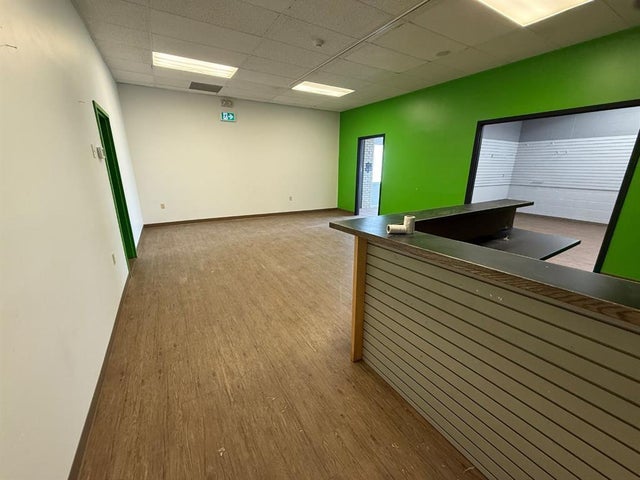 B, 646 South Railway Street Se, Medicine Hat