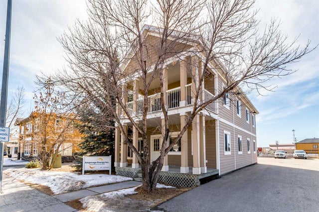 5, 307 1 Street E, Cochrane