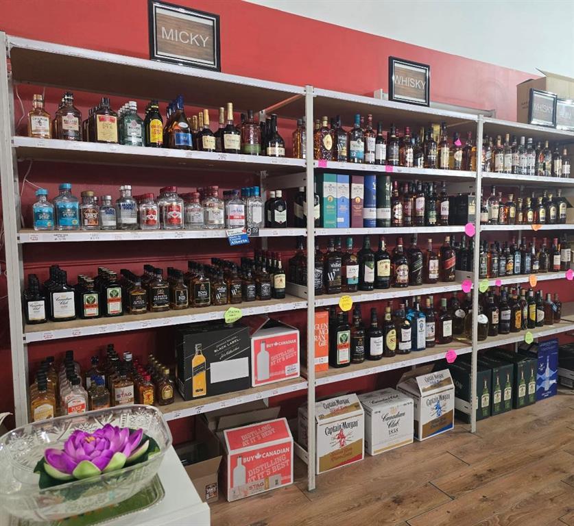 101, 4655 54 Avenue Ne, Calgary