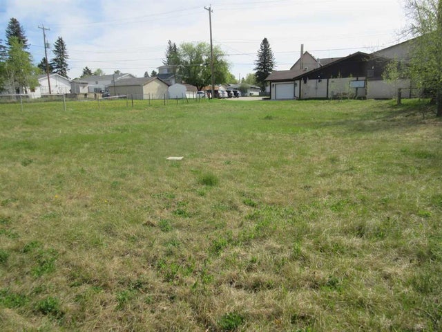 4807 4809, 47 Street, Rocky Mountain House