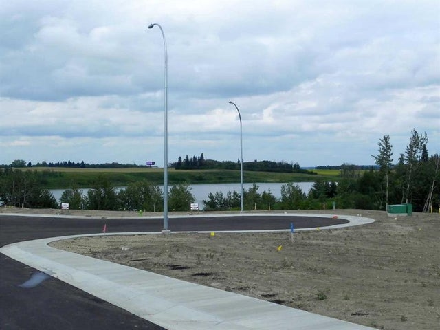 6 Henner's Place, Lacombe