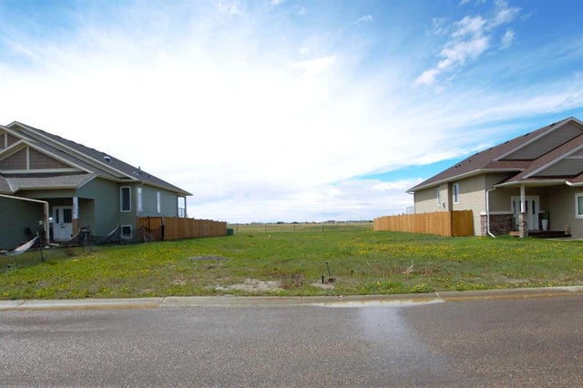 4006, 4008 68 Street, Stettler