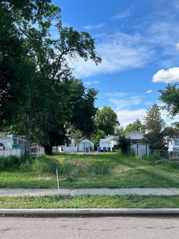 1028 Elm Street Se, Medicine Hat