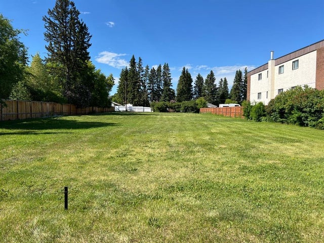 5332 50 Avenue, Lacombe