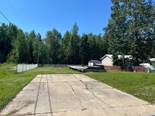 413 2 Avenue, Fox Creek