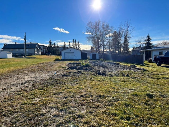 5004 52 Avenue, Valleyview