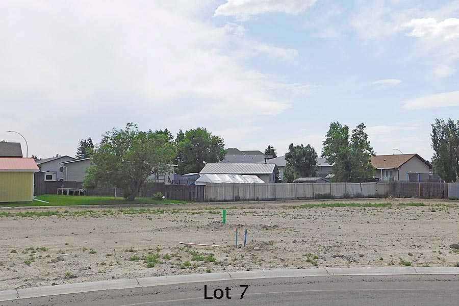 7 Pine Place E, Claresholm